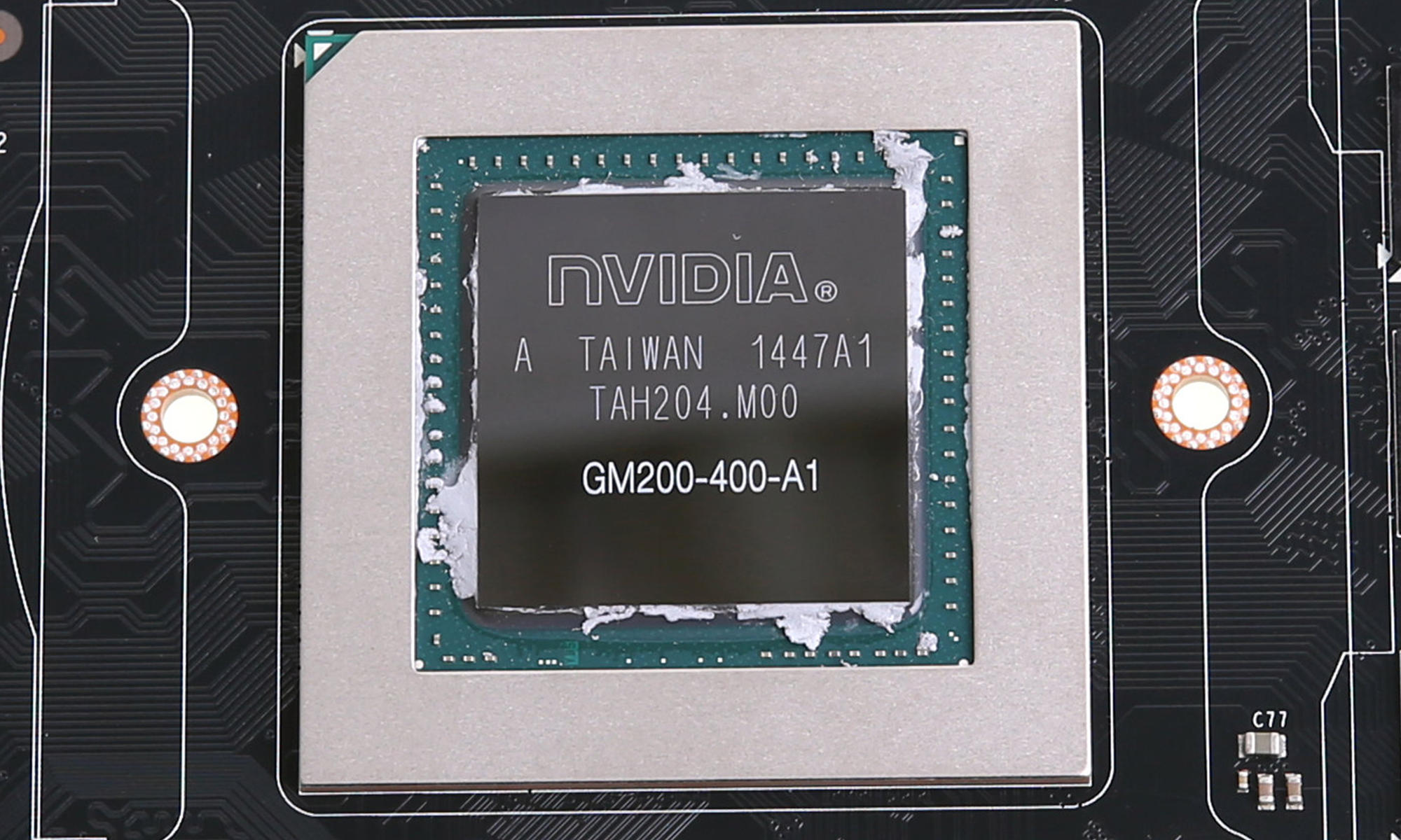 Das riesige Die samt Träger, 601 mm²