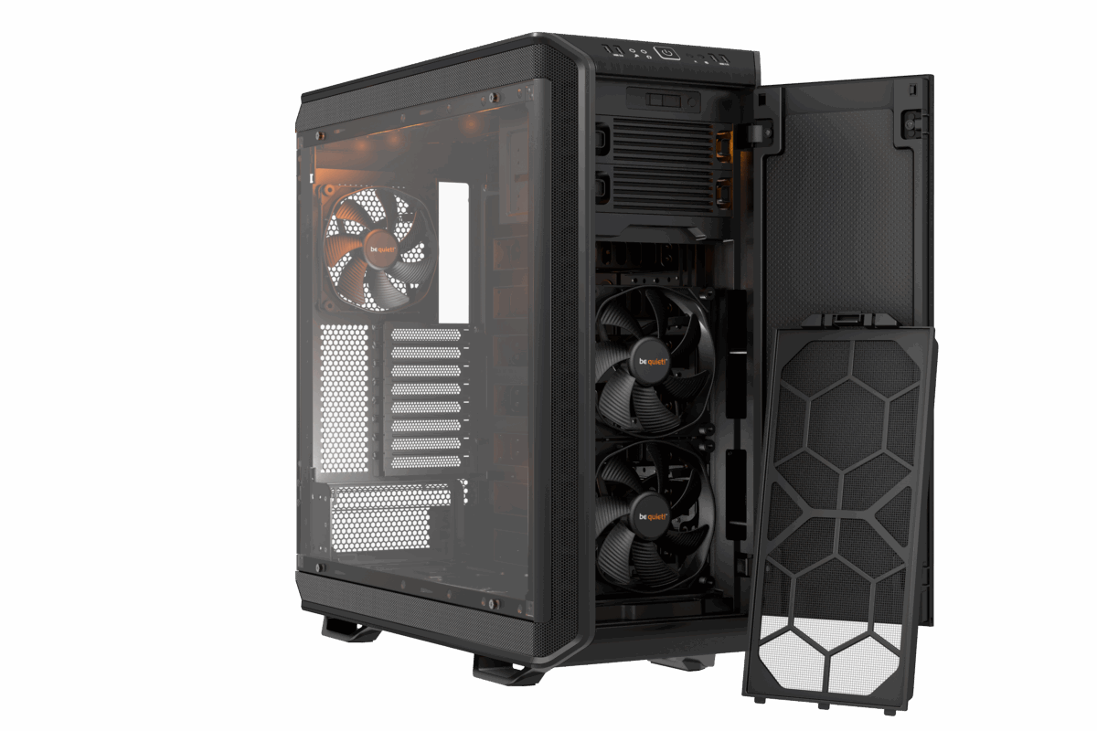 Geöffnetes Frontpanel, Der Filter und die Dämmung ist sichtbar (Bild: BeQuiet)