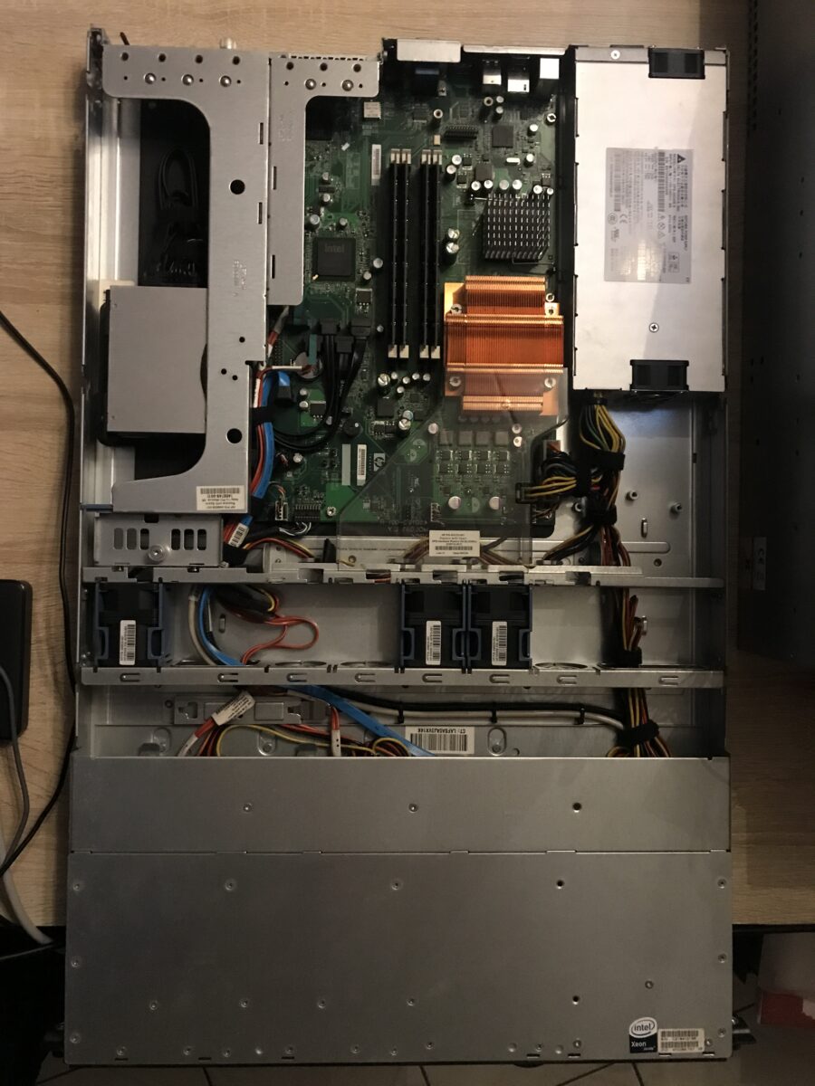 HP ProLiant DL120 G5 ohne Deckel