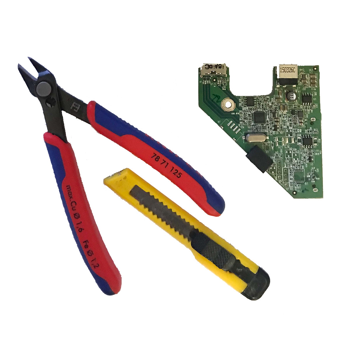 Elektronikseitenschneider und kleines Cuttermesser