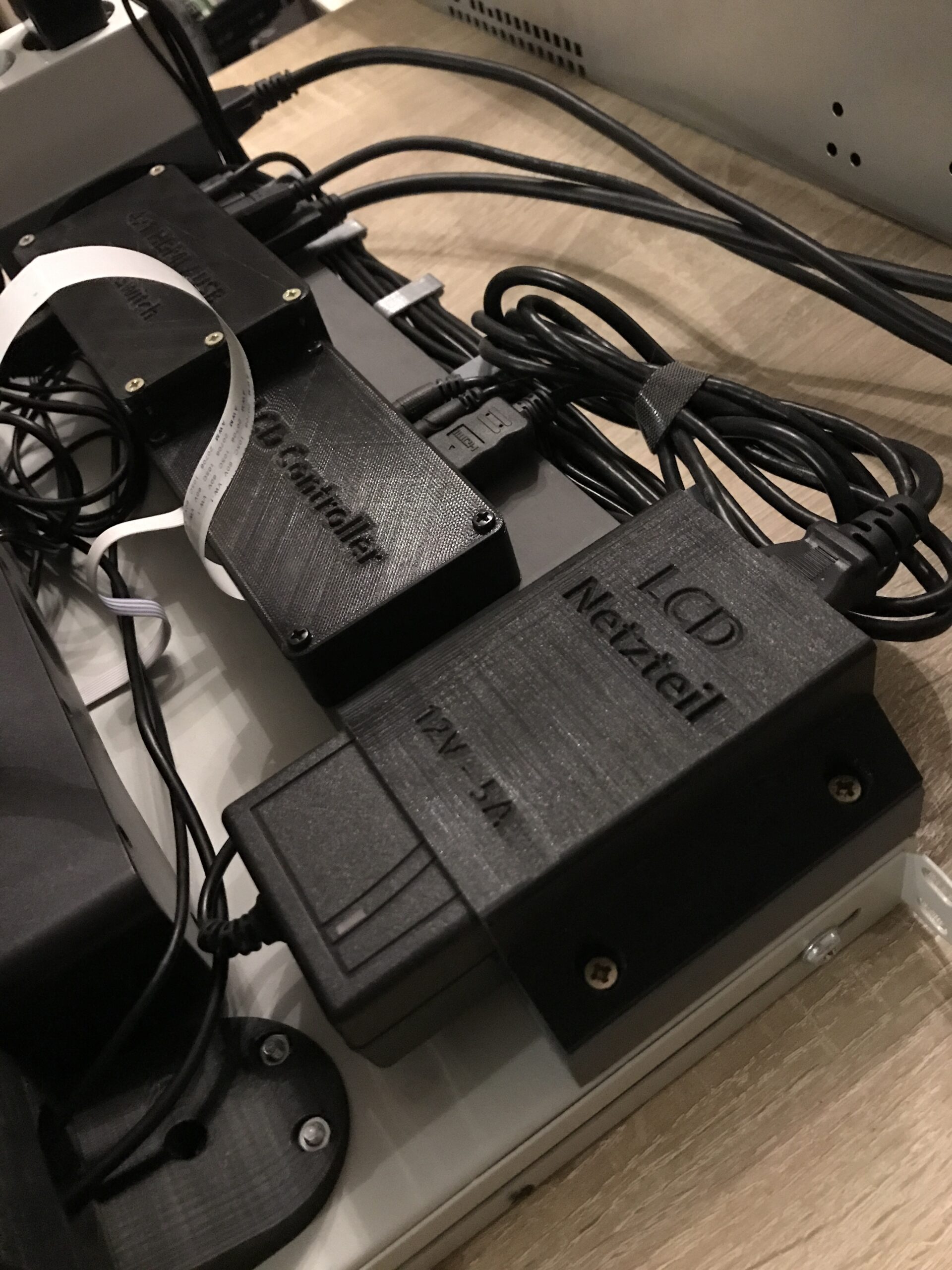 Netzteil für das LCD